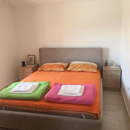 Apartamento Ruza Vetrova Bar Exterior foto