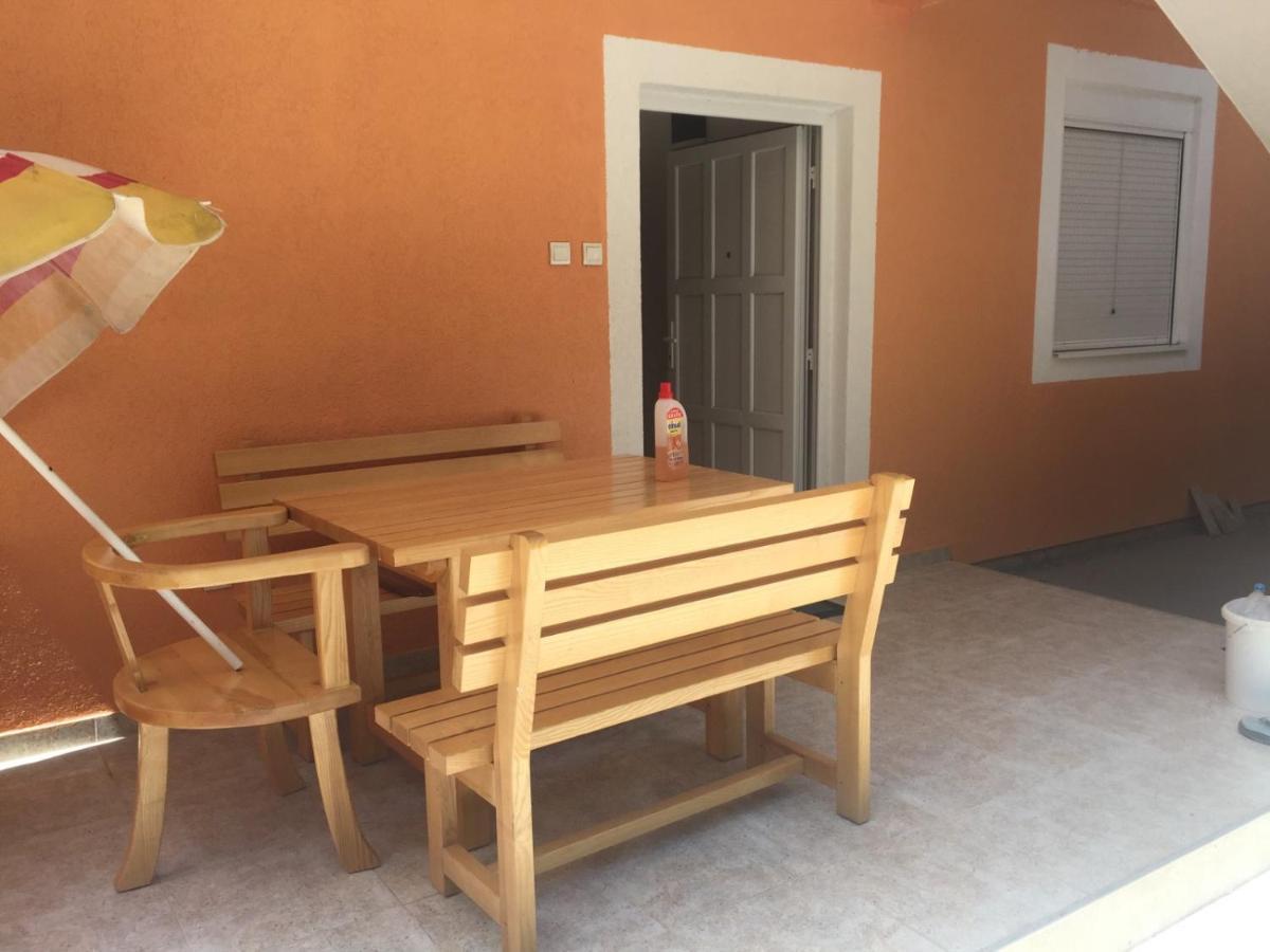 Apartamento Ruza Vetrova Bar Habitación foto