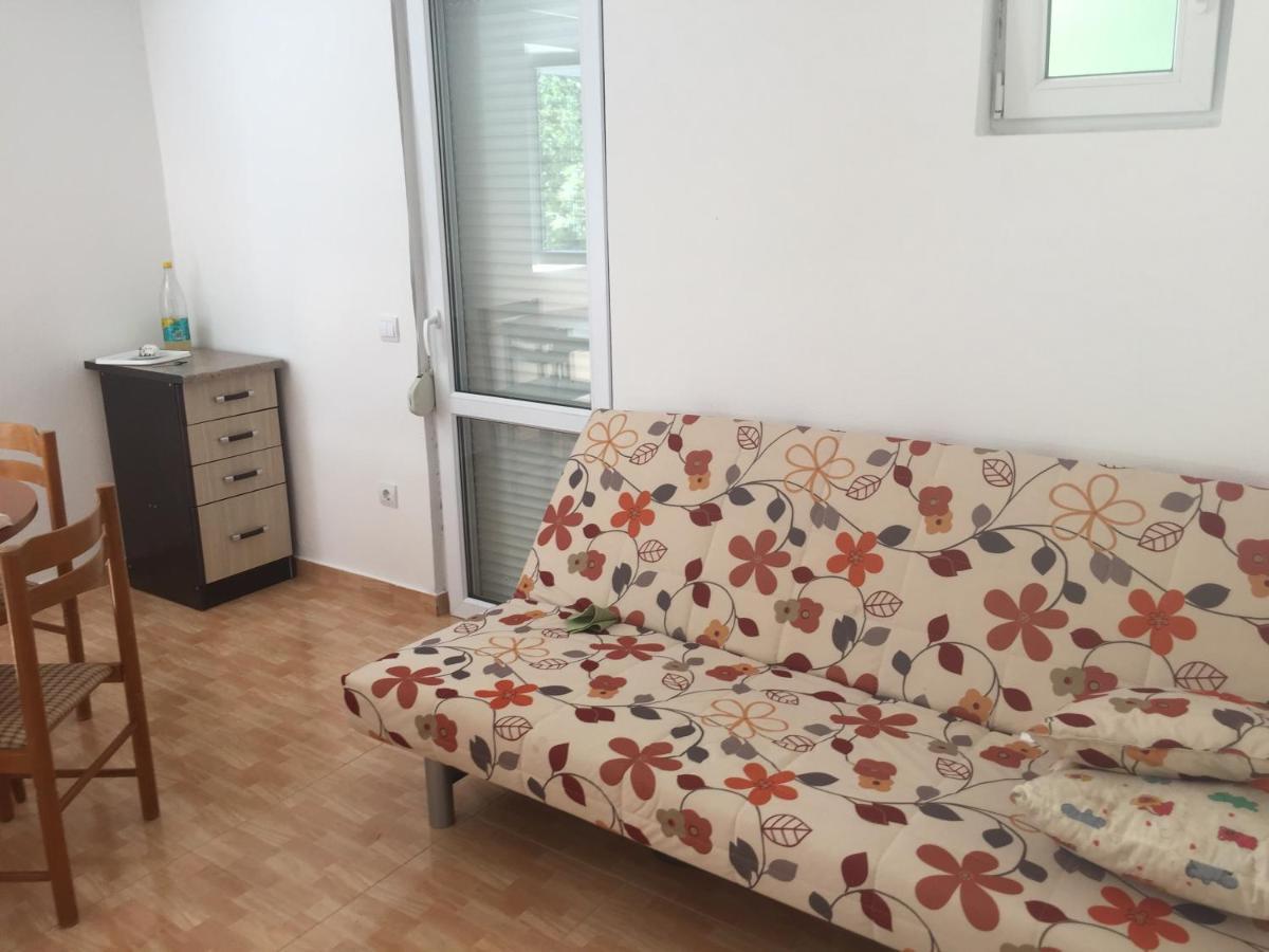 Apartamento Ruza Vetrova Bar Exterior foto